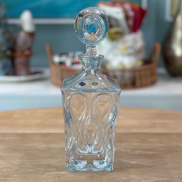 Bohemia Jihlava 24 % Lead Crystal Decanter – 0.8L / 27 oz – Czech Republic - Picture 1 of 6
